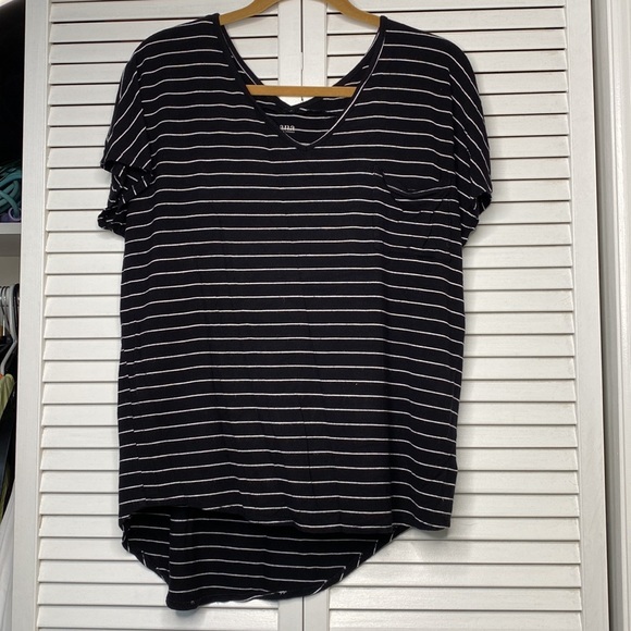 Ana Black‎ and White top V neck and back Size M - Picture 2 of 5